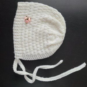 Baby Girl Hat BONNET knitted Acrylic Polyester Handmade White Size 4-6 Months